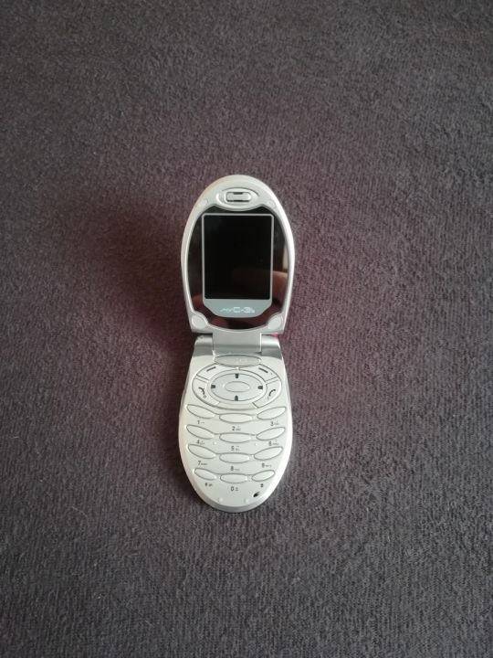 Sagem myc-3b    telefon eladó ,akku nélkül, nincsen tesztelve.