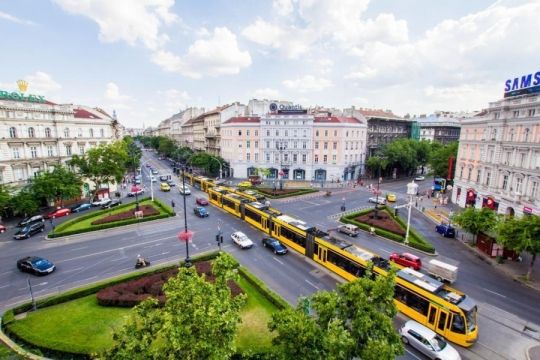 Saját fürdős szobák kiadók az Oktogonon!