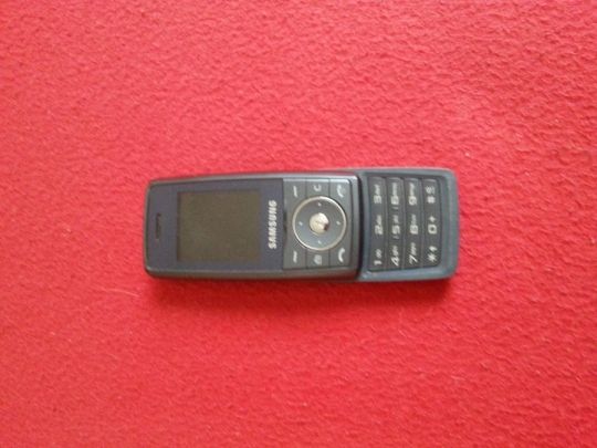 Samsung b500 telefon eladó szalagkábel hibás