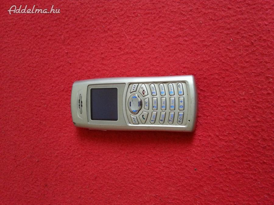 Samsung c100  telefon eladó nem ad képet ,nem kapcsol be,