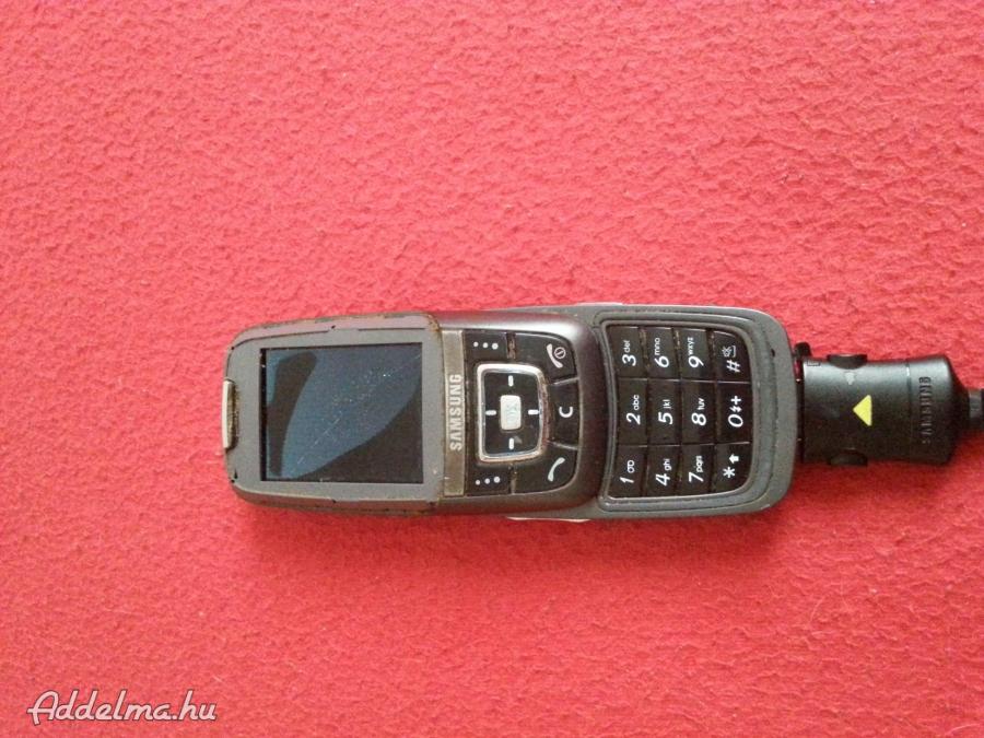Samsung  d600 telefon eladó  törött kijelzős