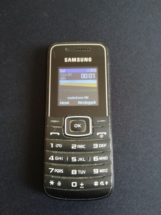 Samsung E1050 telefon eladó Jó, Vodás