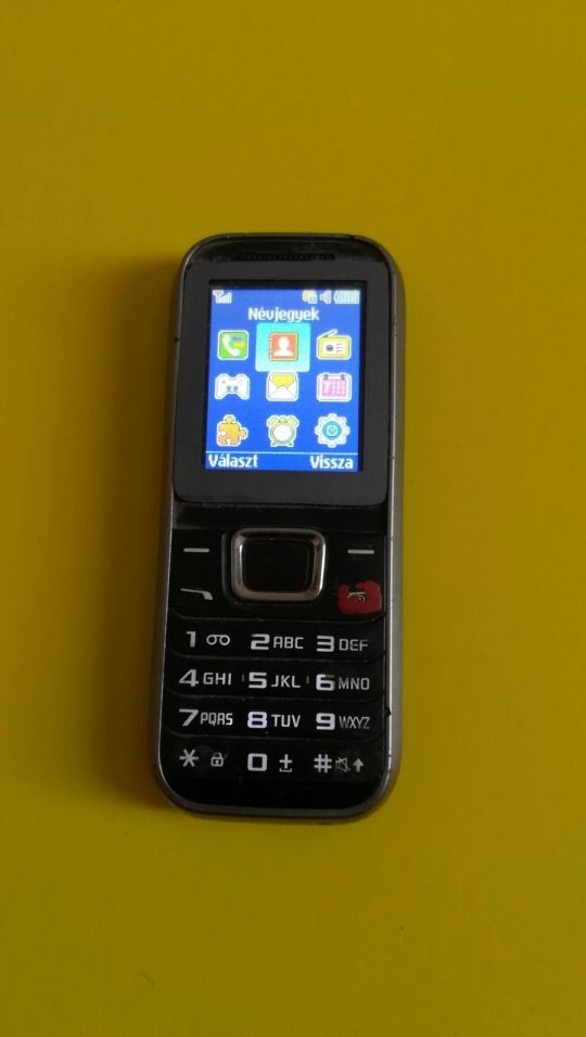 Samsung e1230 mobil működőképes és t-mobilos.