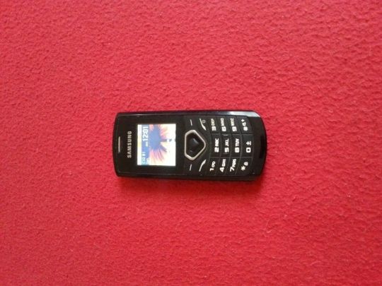 Samsung e2120 telefon eladó jó és vodás