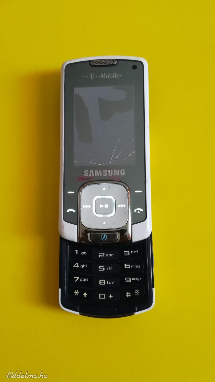 Samsung f330 mobil egyik törött kijelzős a másik térerő .