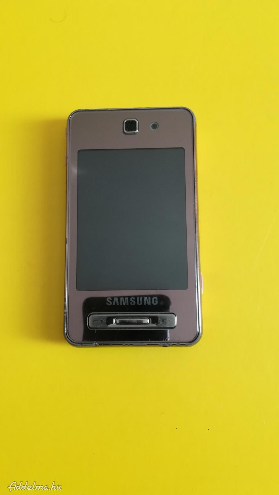 Samsung f480v mobil nem reagál semmire.