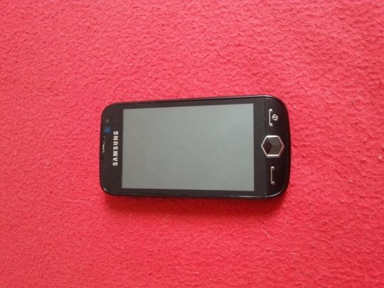 Samsung gt 18000 telefon eladó nem kapcsol be csak rezeg