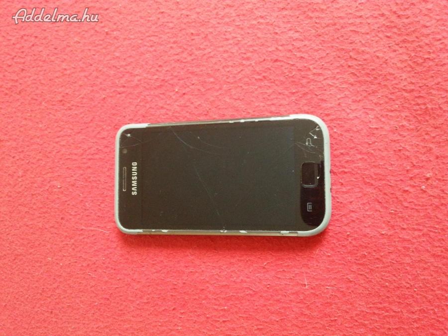 Samsung gt-19001 telefon eladó nem kapcsol be repedt
