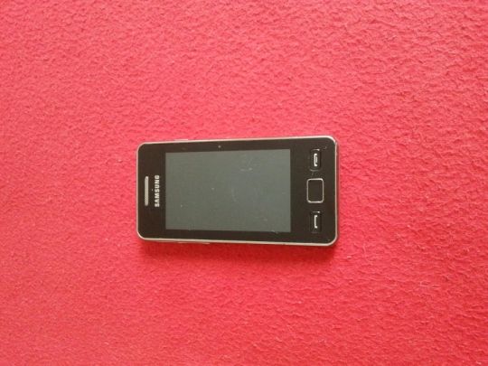 Samsung gt s5260  telefon eladó , törött kijelzős , csak