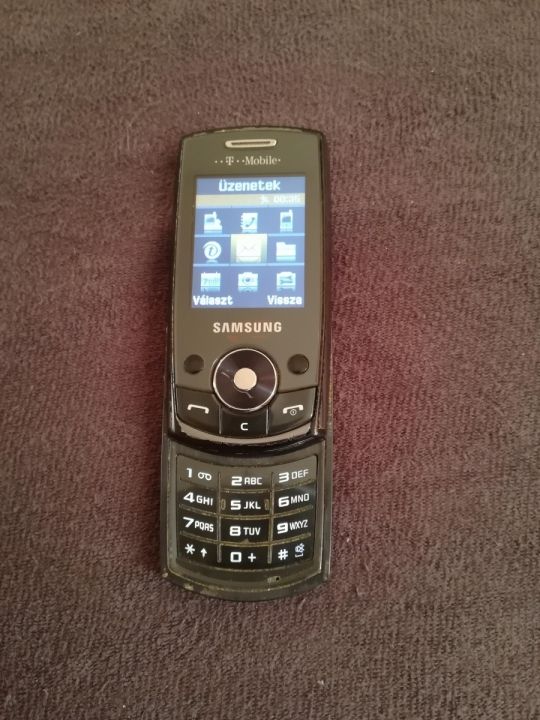 Samsung j700 telefon eladó  ,rossz a gombsor.