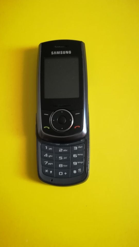 Samsung m600 mobil eladó nem reagál semmire sem.