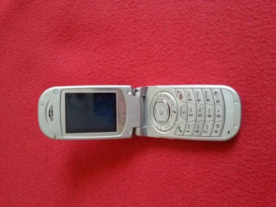 Samsung  s105 telefon eladó  nem reagál semmire