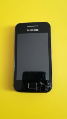 Samsung s5830 mobil Törött kijelzős, nem reagál semmire.