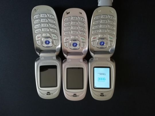 Samsung X640 telefon eladó Bekapcsolnak,