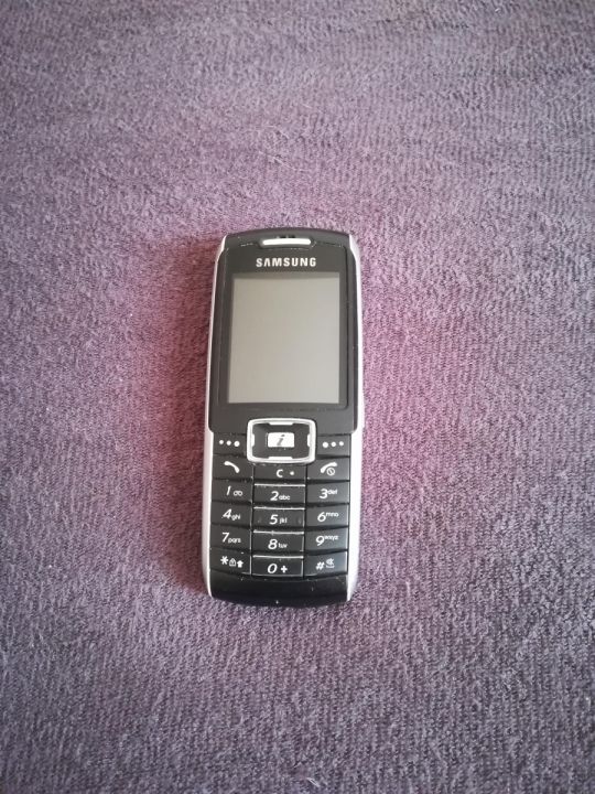 Samsung x700  telefon eladó  , nincs akku teszteletlen.