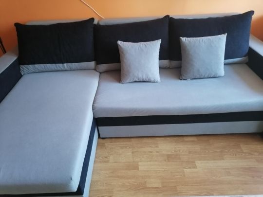 Sarokulo kihuzhato kanape