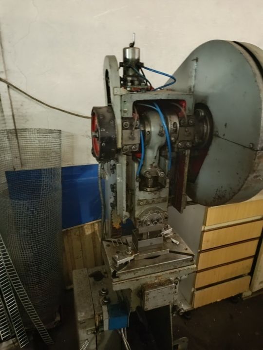 Smeral 6,3 tonnás excenter présgép
