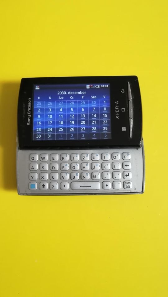 Sony-Ericcson  U20i mobil töltő csatlakozó kiszedve,
