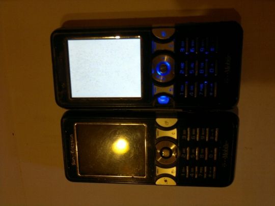 Sony ericsson k550 telefon eladó, hibásak .