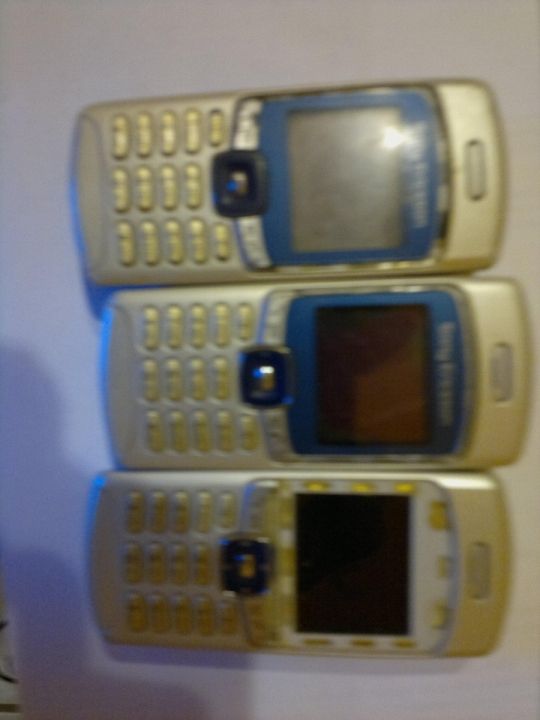 Sony ericsson t230  telefon eladó  teszteletlenek !