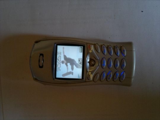 Sony ericsson t68  telefon eladó jó és német menüs   !