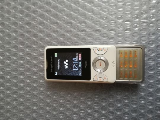 Sony Ericsson w205 telefon eladó , jó és vodás!