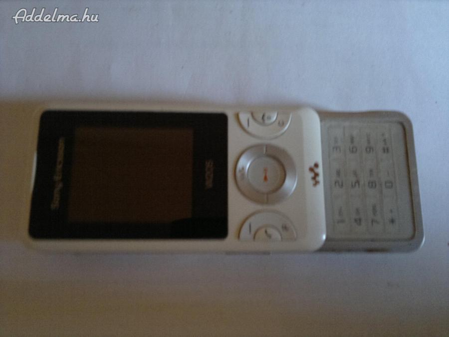 Sony ericsson w205 telefon eladó, nem kapcsol be !