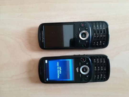 Sony-Ericsson w207 mobil eladó  1. bekapcsol, simet nem