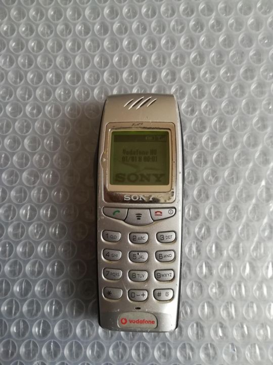 Sony J70 telefon eladó ,   a gombok nehezen működnek