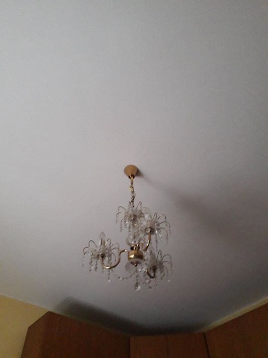 Szép állapotú régi üvegcsillár eladó.