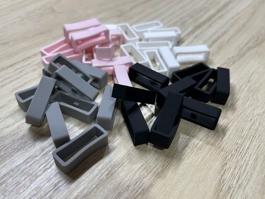 Színes szilikon óraszíj bújtató (20mm-es óraszíjhoz)