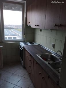Szolnokon 2 szobás lakás kiadó.