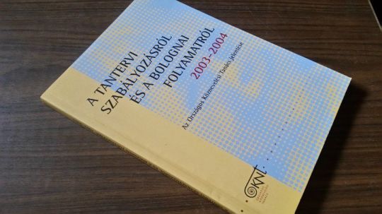 Tantervi szabályozásról és a bolognai folyamatról 2003-2004