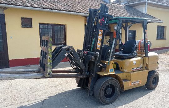 Targonca 3t villakitolóval, 4 szekciós