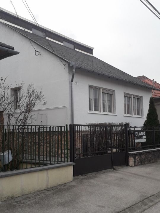 Tatabánya eladó kertes ház