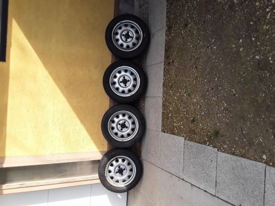 Téli gumi 14colos - 95%-os. Acél felnin.