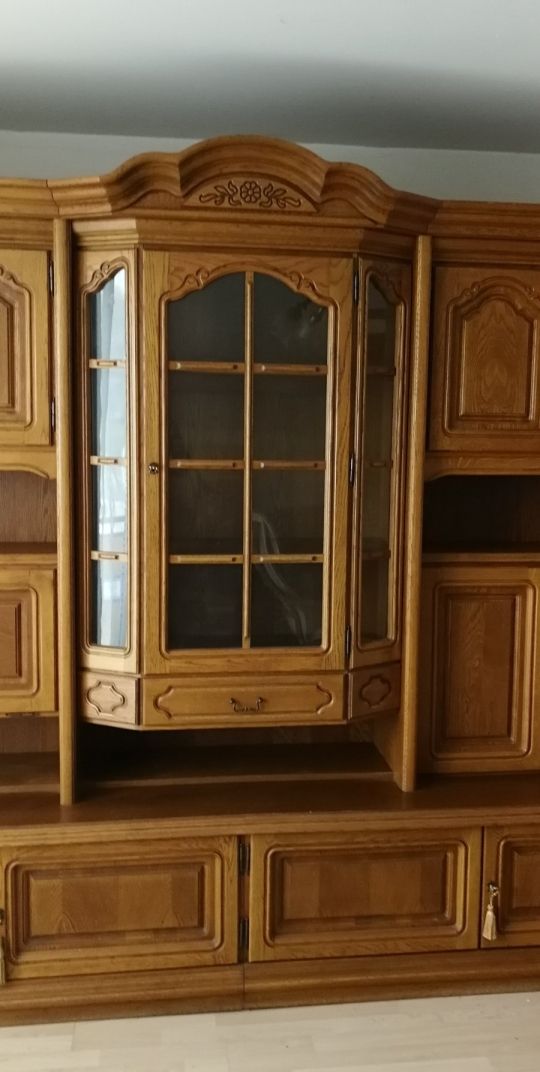 Tölgyfa frontos, vitrines nappali szekrény