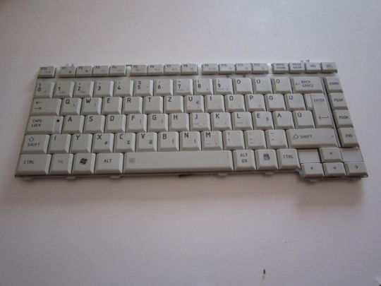 Toshiba Satellite A200 fehér Notebook billentyűzet (HU) bontásból