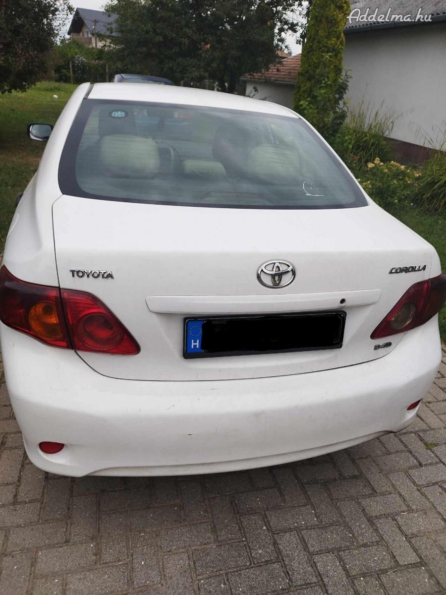  Toyota corolla d4d 1.4 sedan Hibákkal eladó. 