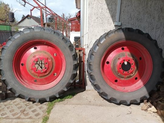 Traktor hátsó kerekek eladóak