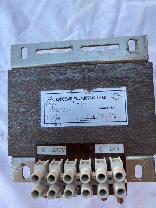 Transzformátor 230V 24V 250VA.