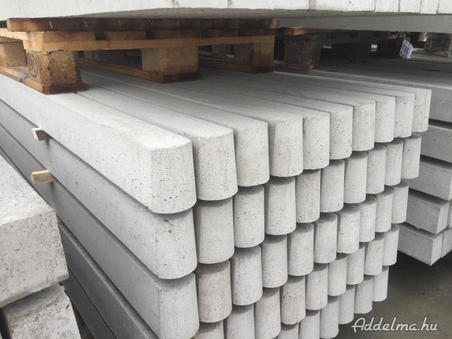 Trapéz betonoszlop vadháló drótháló drót kerítés építés
