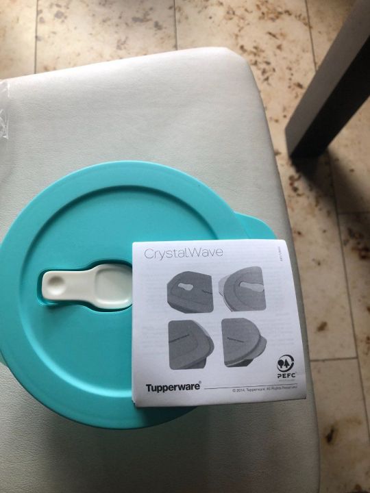 Tupperware Cristal Wave tárolóedény légmentesítő kupakkal