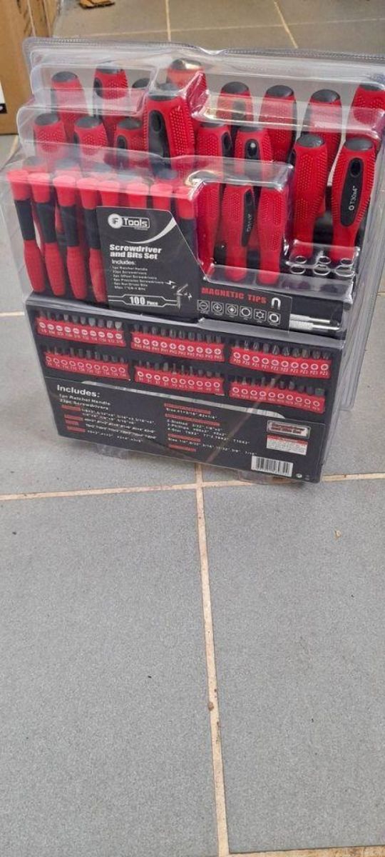Új F-Tools 100 db-os csavarhúzó és bitkészlet eladó
