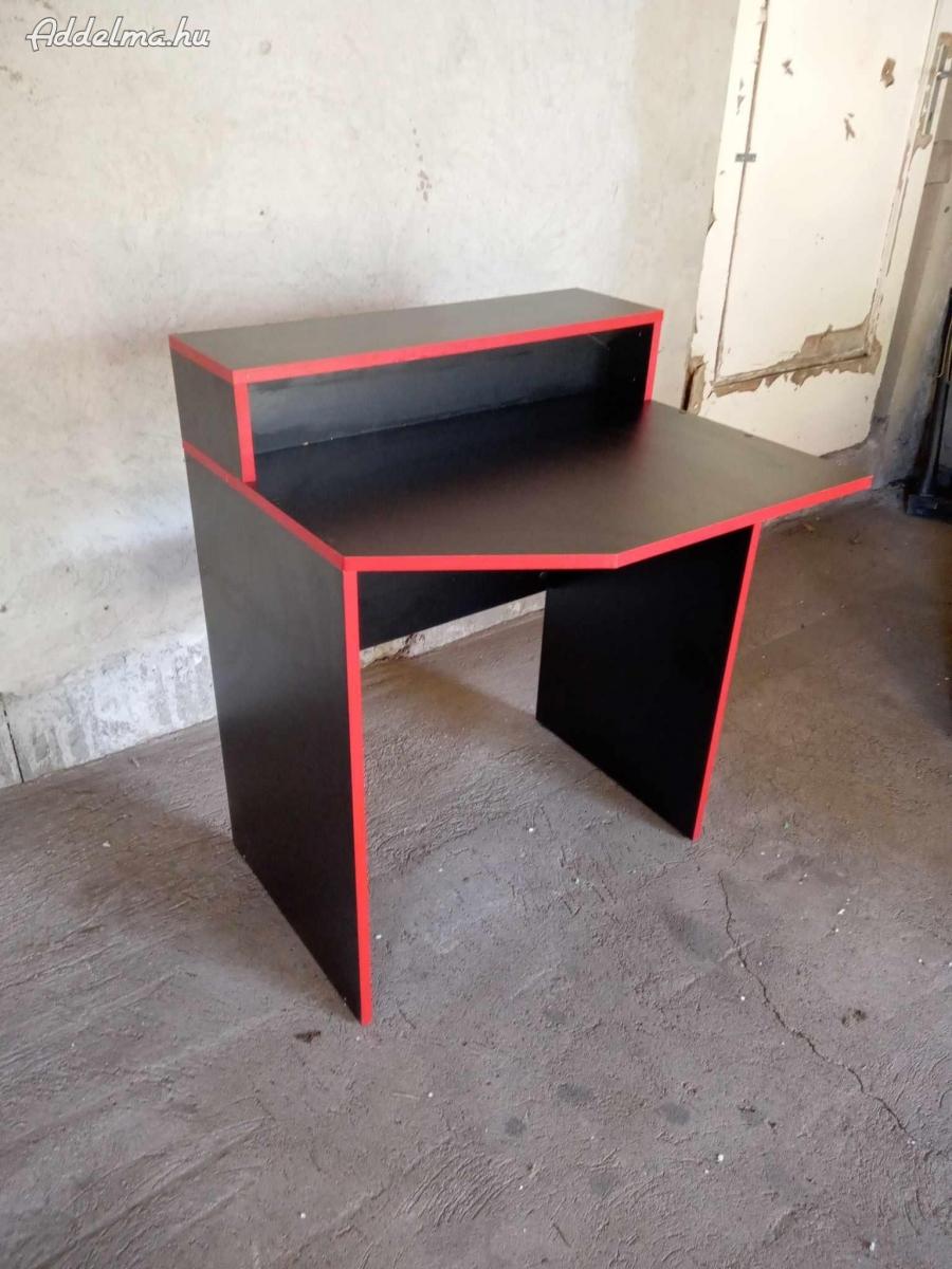 Új fekete/piros számítógépasztal 
