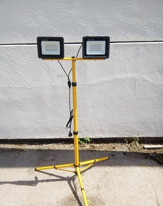 Új Lengyel import állványos led reflektor 2X50W eladó
