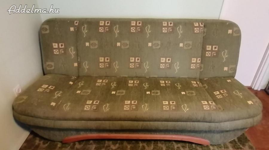 Újszerű ágyazható gyönyörű zöld szövet kanapé eladó