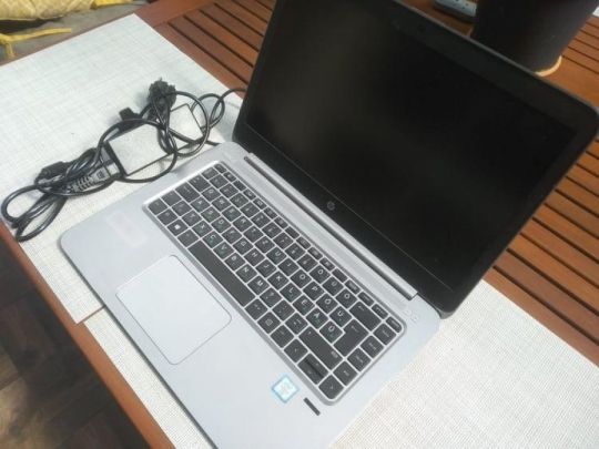 Ultravékony HP elitebook folio 1040 G3 core i5-6300 8 gb ddr4 SSD