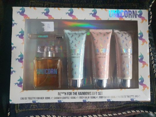 Unicorn Reach for Rainbows parfüm szett, neszeszer,lámpa
