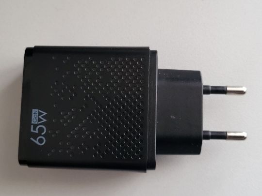 Utazó dupla telefon gyorstöltő szupergyors töltő GAN 65W
